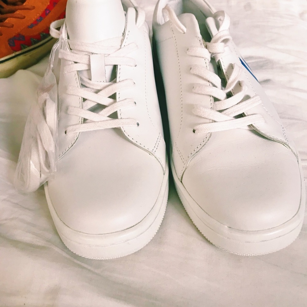 New Calvin Klein White Sneakers / Shoes - Picture 3 of 6